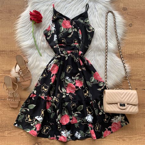 Vestido Floral Babados E Decote Transpassados Preto Dondoca Moda