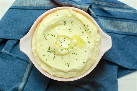 Ultimate Sour Cream Mashed Potatoes So Creamy Amp Bursting With Flavor