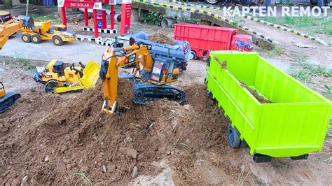 Excavator Rc Muat Pasir Ke Truk Merci Volvo Dan Fuso Canter Hino Di