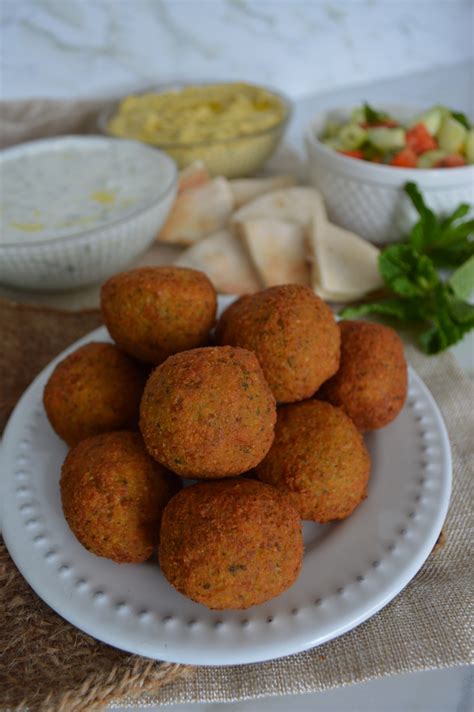 Falafel O Croquetas De Garbanzos Pizca De Sabor