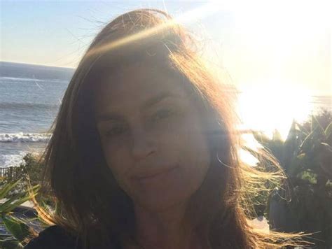 Cindy Crawford E Il Selfie Senza Trucco A Malibu «un Lunedì Non Troppo