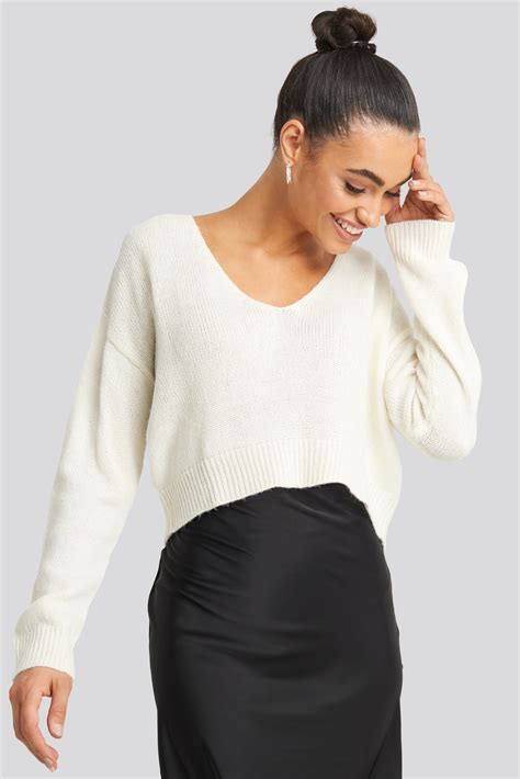 V Neck Cropped Knitted Sweater White Na