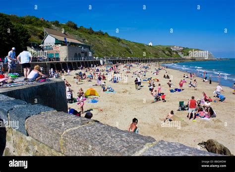 Folkestone beach hi-res stock photography and images - Alamy