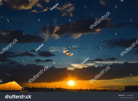 Beautiful Sunset Sky Above Clouds Dramatic Stock Photo 1719483994 ...