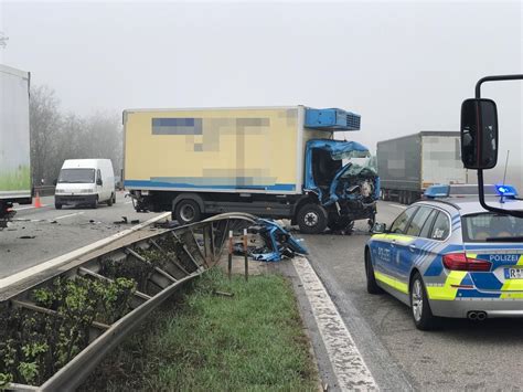 Lastwagen Unfall Auf A3 Bei Regensburg Fahrer Schwer Verletzt Br24