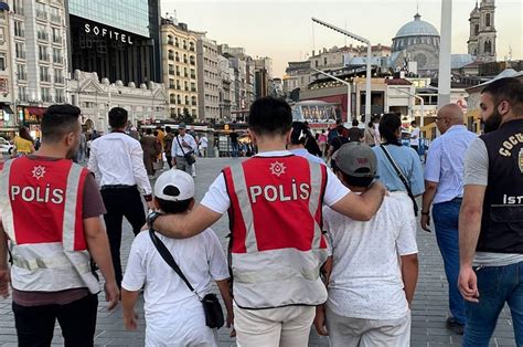 Istanbul Governor Seeks To Increase Anti Begging Measures Daily Sabah