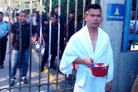 Fugitive Jamal Yunos Offers Himself To Be UMNO Youth Chief Minister