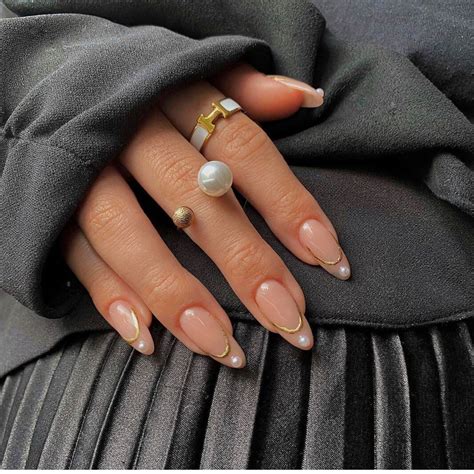 Uñas color nude los diseños MÁS sofisticados para llevar a la oficina Glamour