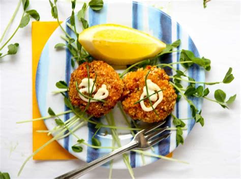 Cajun Crab Cakes Appetizer Recipe | The Food Blog