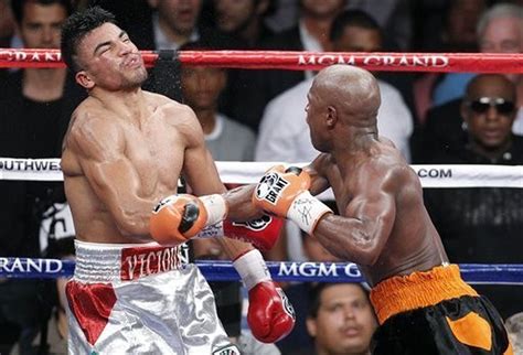 Floyd Mayweather Wins By 4th Round Knockout