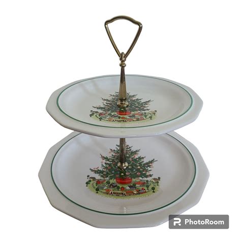 Pfaltzgraff Christmas Heritage Two-tiered Pedestal Serving Tray ...