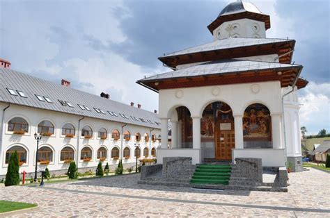 Manastirea Schimbarea La Fata Biserici Si Manastiri Sita Buzaului