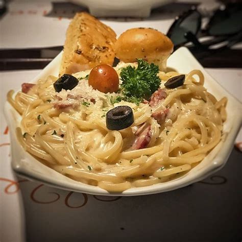 Place Supreme Uppercrust Dish Carbonara Ham Carbonara Ham Is Know As