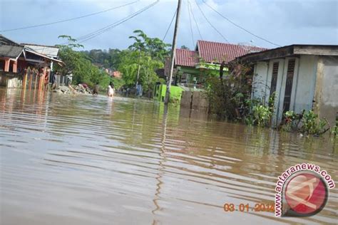 Desa Kelumpang Kabupaten Oku Sumsel Diterjang Banjir Antara News