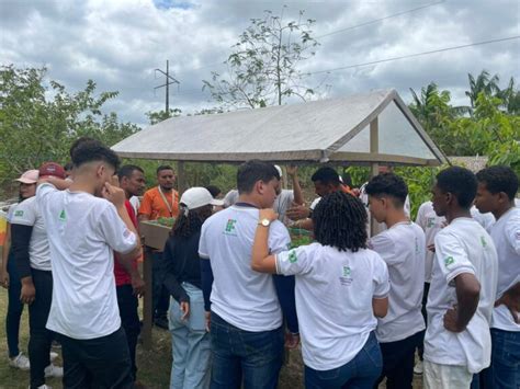 Alunos Do Ifma Viana Ma Participam De Dia De Campo No N Cleo De