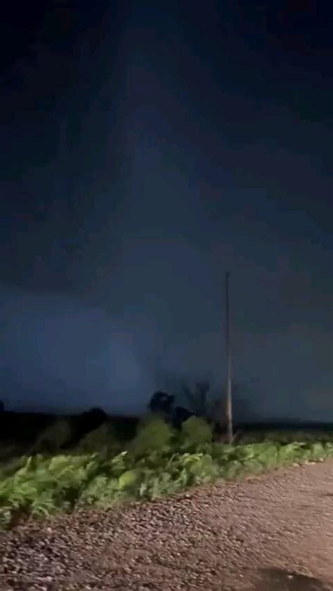 Tornado near Oklahoma City, Oklahoma, USA. May 20, 2024. : r/TornadoWatch