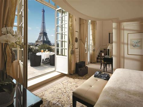 Top Paris Hotels With Eiffel Tower Views: 10 Top Choices!