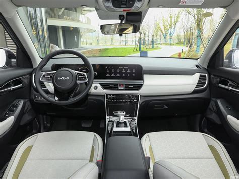 В Китае стартовали продажи нового Kia Seltos. Цена — от 13,3 тыс. долларов
