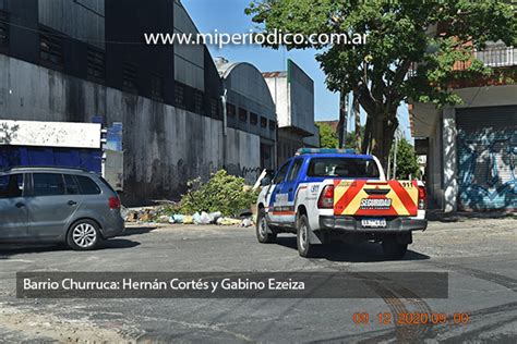 BUENOS AIRES TRES DE FEBRERO Calles inundadas de basura con tránsito