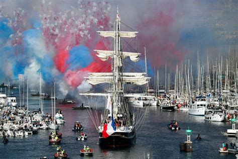 Chama Olímpica chega em Marselha na França veja fotos