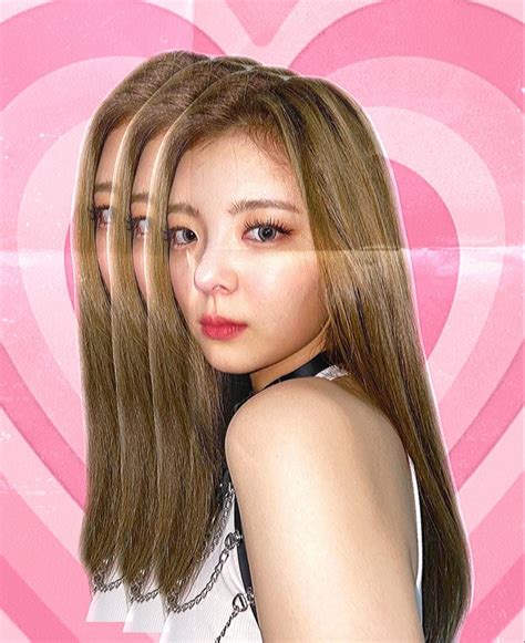 Kpop Girl Groups Kpop Girls Lia Itzy Dreadlocks Hair Styles Beauty Hair Plait Styles