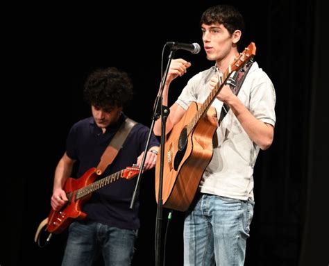 Al Teatro Del Lido Di Ostia I Giovani Parlano Di Fibromialgia