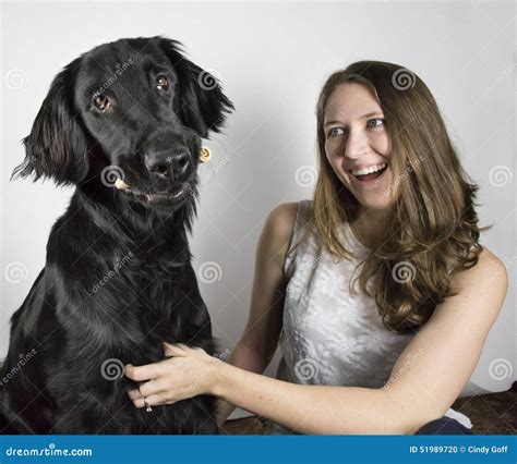 Femme Et Chien Noir Photo Stock Image Du Fond Crabot 51989720