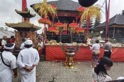 Kentalnya Akulturasi Budaya Bali Tionghoa Di Batur Saat Imlek Denpost