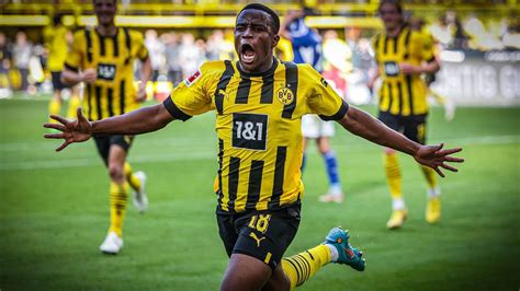 Derby Held Youssoufa Moukoko erklärt wunderschönes BVB Siegtor und