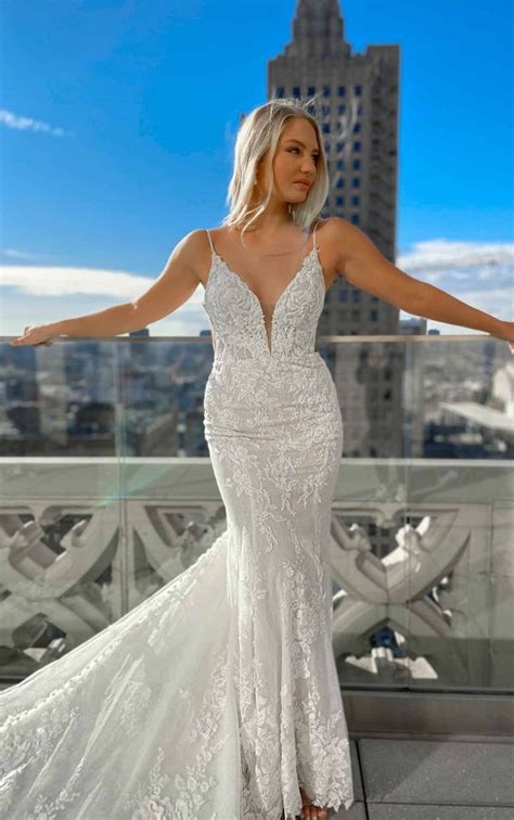 Sexy 3D Lace Wedding Dress With V Neck And Beading Kleinfeld Bridal