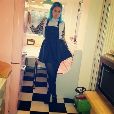 No Debutante: How No Debutante Wears A Pinafore Dress