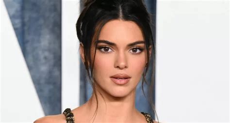 Braless Kendall Jenner Flashes Her Nipples In See Through Dress