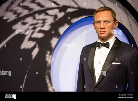 London The Uk May 2016 Daniel Craig Wax Figure In Madame Tussauds