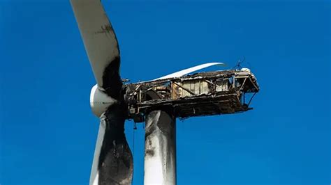 Oil Leaks In Wind Turbines The Dirty Side To Clean Energy