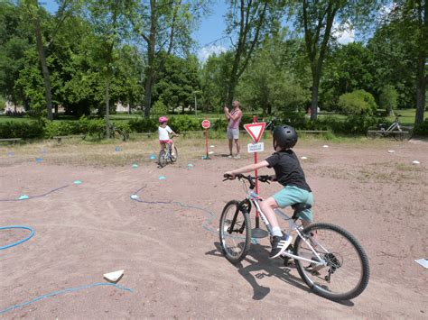 Paray Le Monial Le Ptit Tour De V Lo Au Moulin Liron