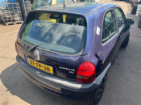 Opel Corsa B I V Sloopvoertuig Blauw