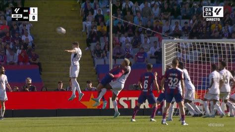 Barcelona Real Madrid Gil Manzano Se Come Un Penalti A Araujo En El