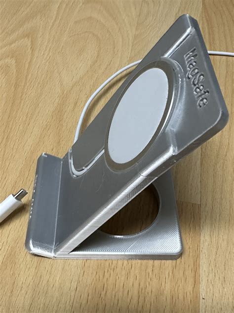 Iphone 14 dock for magsafe charger by maxinike | Download free STL