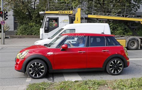 2018 Mini Cooper S 5 Door Facelift Spied Whats So Different