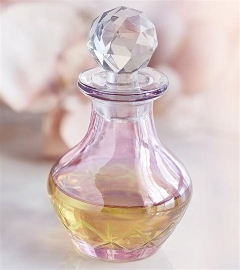 10 Best Fragrance Oils That Will Ensure You Smell Amazing