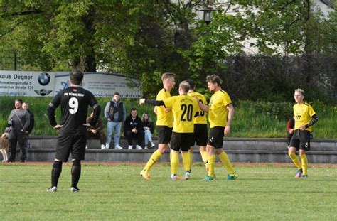 Fu Ball Kreisklasse Hof Fc T Rk Hof Schl Gt In Der Nachspielzeit Zu