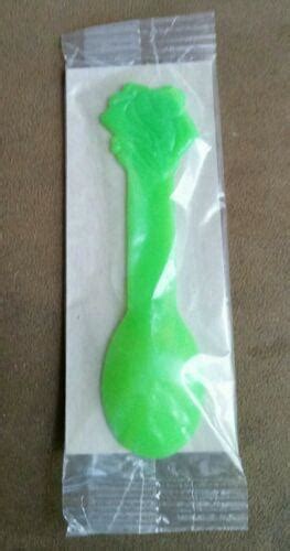 1992 Disney Aladdin Color Changing Spoon Kelloggs Froot Loops Cereal