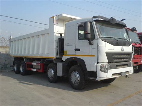 China Sinotruk 8x4 Howo 30cbm A7 12 Wheeler Dump Tipper Truck