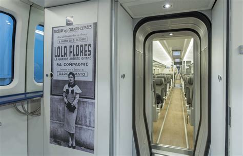 Lola Flores viaja en el tren Gijón Alicante una exposición sobre