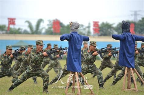 武警重慶總隊開展刺殺仿真人訓練 每日頭條