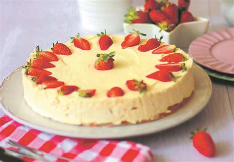 Dobra Hrana JEDE NAM SE SLATKO TORTA OD JAGODA I MASCARPONE SIRA S