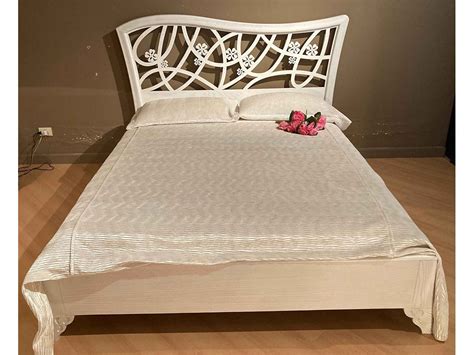 Letto Matrimoniale Con Testata In Legno Traforato Deesup