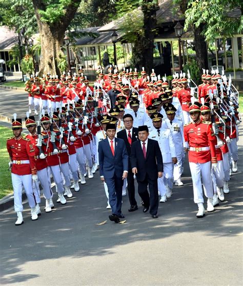presiden lantik sembilan gubernur  wakil gubernur sekretariat negara