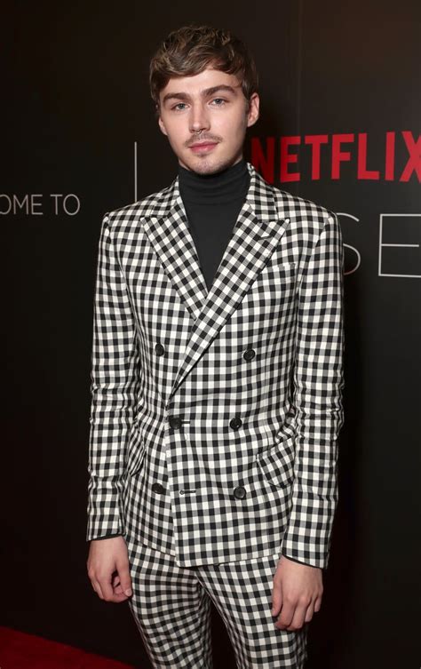 Miles Heizer Single Who Are The 13 Reasons Why Cast Dating Popsugar Celebrity Photo 10