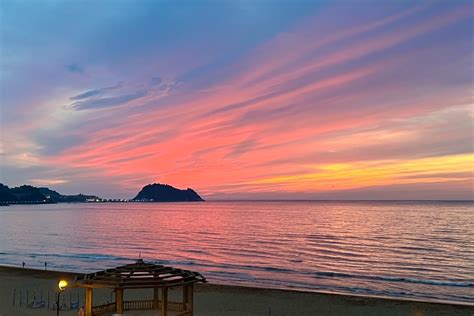 Atardecer De Hoy En La Playa De Zarautz Zoragarri Eitb